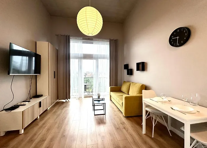 Zarembowicza 37 - Self Check-in 20h - Parking &lift