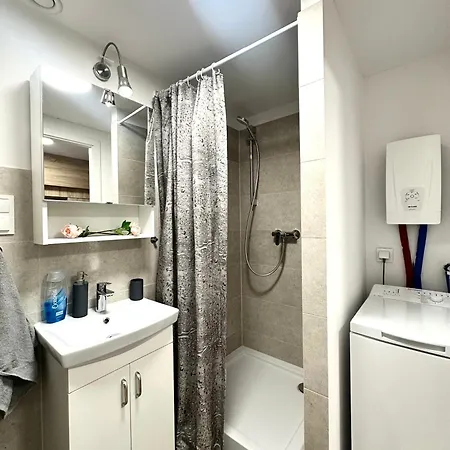 Zarembowicza 37 - Self Check-in 20h - Parking &lift Wrocław