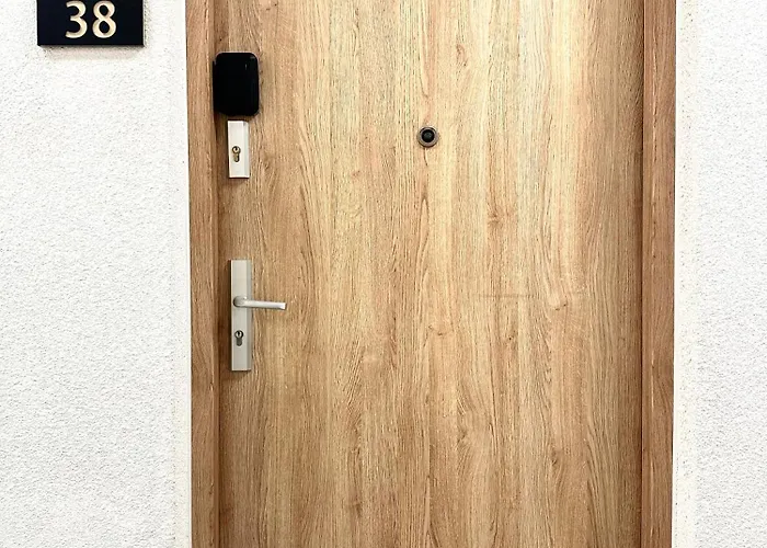 Zarembowicza 37 - Self Check-in 20h - Parking &lift Lejlighed *